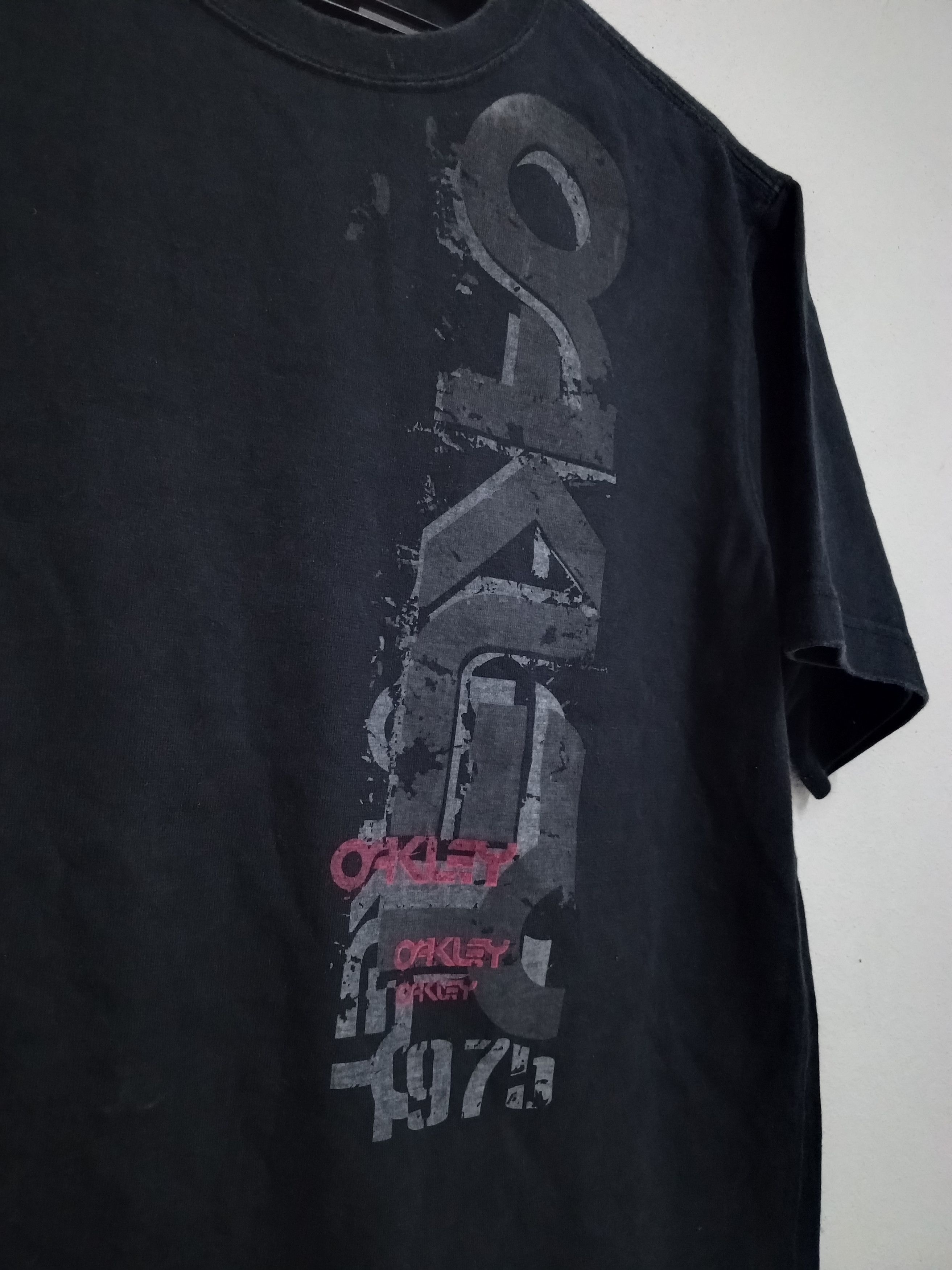 Oakley { vtg Oakley rare } black tshirt Size US L / EU 52-54 / 3 - 4 Thumbnail