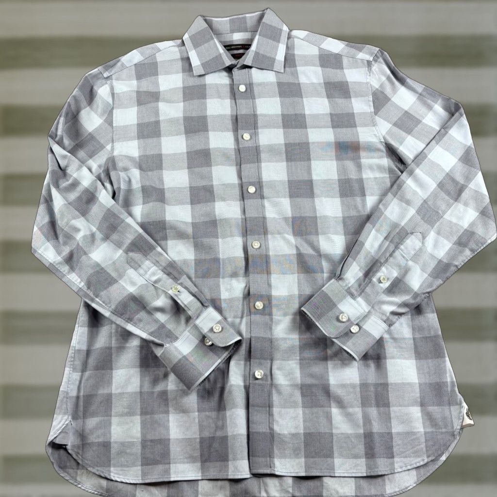 John Varvatos John Varvatos Dress Shirt Slim Fit Plaid Cotton Blue 15.5 32/33 Men Shirt Neck 15.5 in Slimming Cutaway Collar 100% Cotton Size 42R - 1 Thumbnail