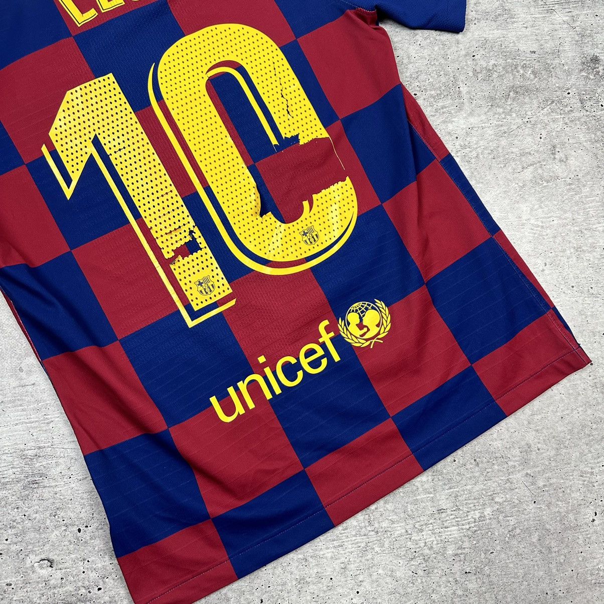Other Nike Barcelona Shirt Home Soccer Jersey 2019-20 Leo Messi 10 Size US M / EU 48-50 / 2 - 15 Thumbnail