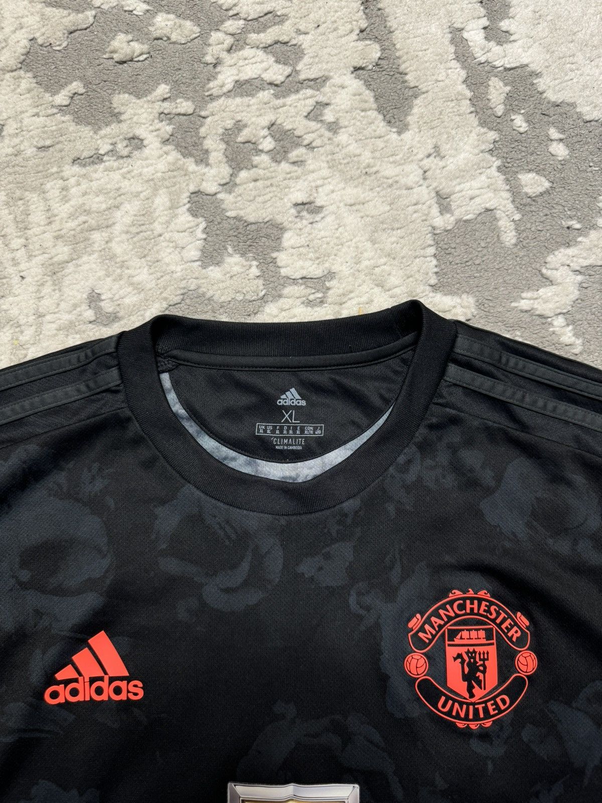 Adidas Soccer jersey Manchester United 18 B. Fernandes rare size XL Size US XL / EU 56 / 4 - 8 Thumbnail