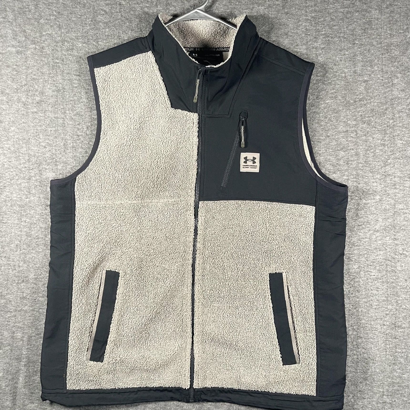 Under Armour Under Armour Vest Mens 2XL Black Gray Sherpa Fleece Full Zip Softshell Pockets Size US XXL / EU 58 / 5 - 2 Thumbnail