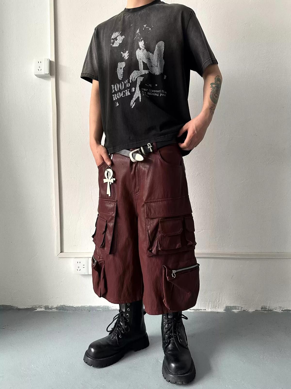 Leather Glossy PU Multi-Pocket Techwear Cargo Short Size US 32 / EU 48 - 2 Thumbnail