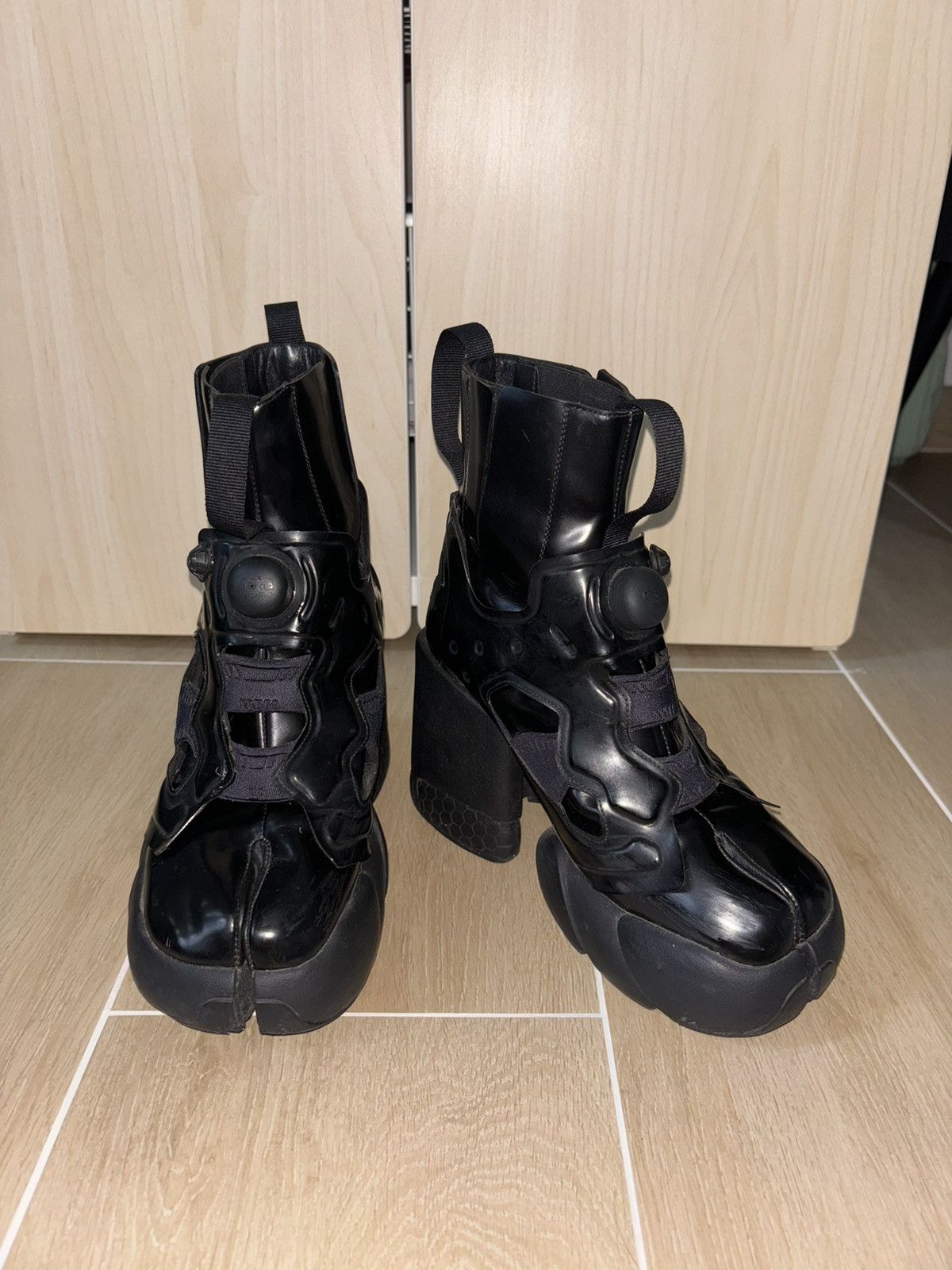 RARE] Maison Margiela x Reebok Instapump Fury Tabi (Black)