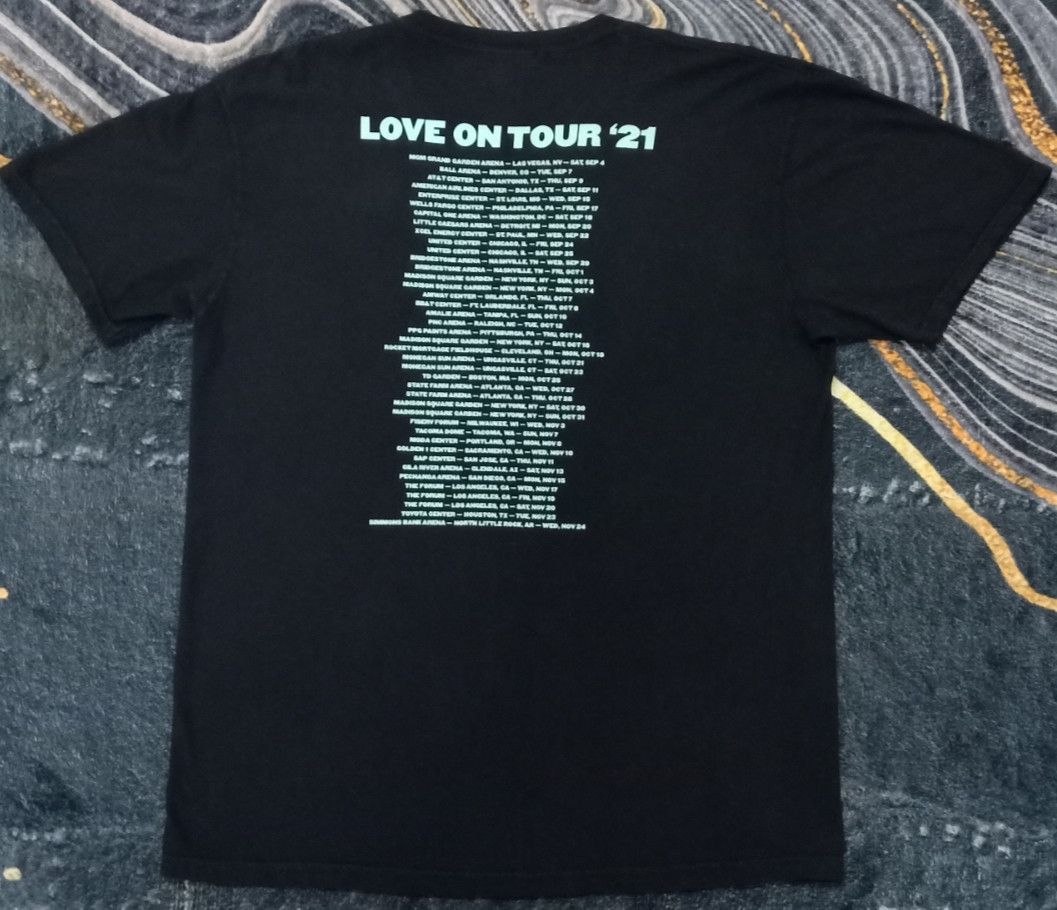 Band Tees Harry Styles Love On Tour '21 T-shirt Size US L / EU 52-54 / 3 - 11 Thumbnail