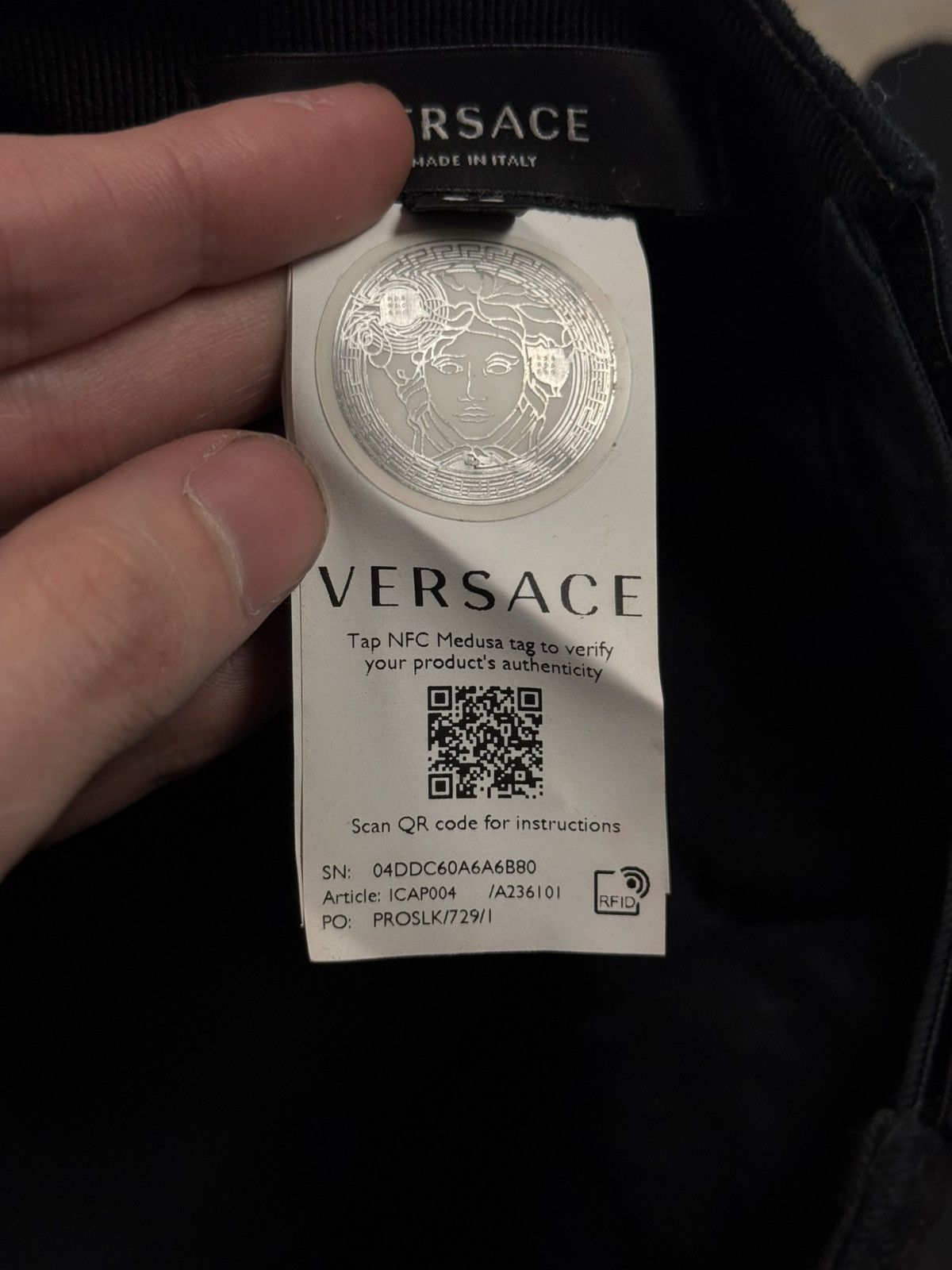Versace Versace Hat Strap Ajustable Size 60 Pre Owned $395 Size ONE SIZE - 7 Thumbnail