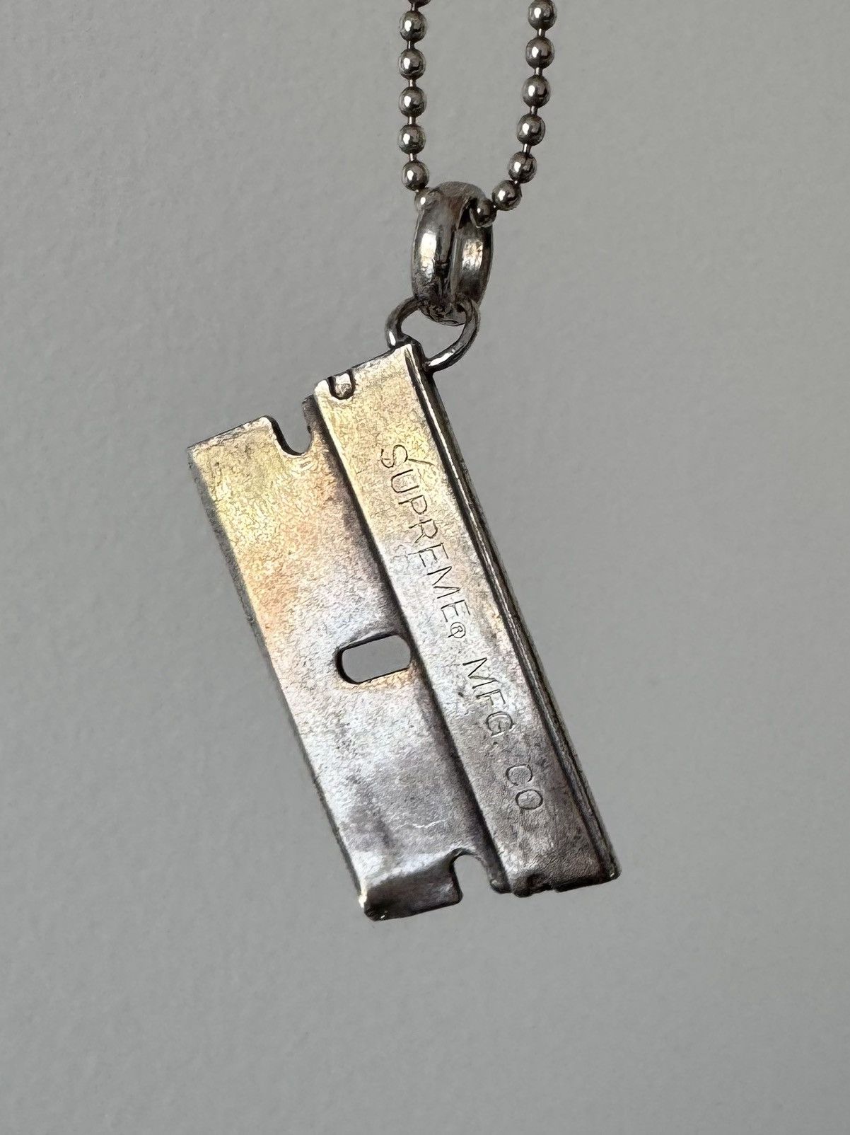 Supreme Supreme Gabriel Urist Razor Blade Pendant/Keychain Size ONE SIZE - 2 Thumbnail