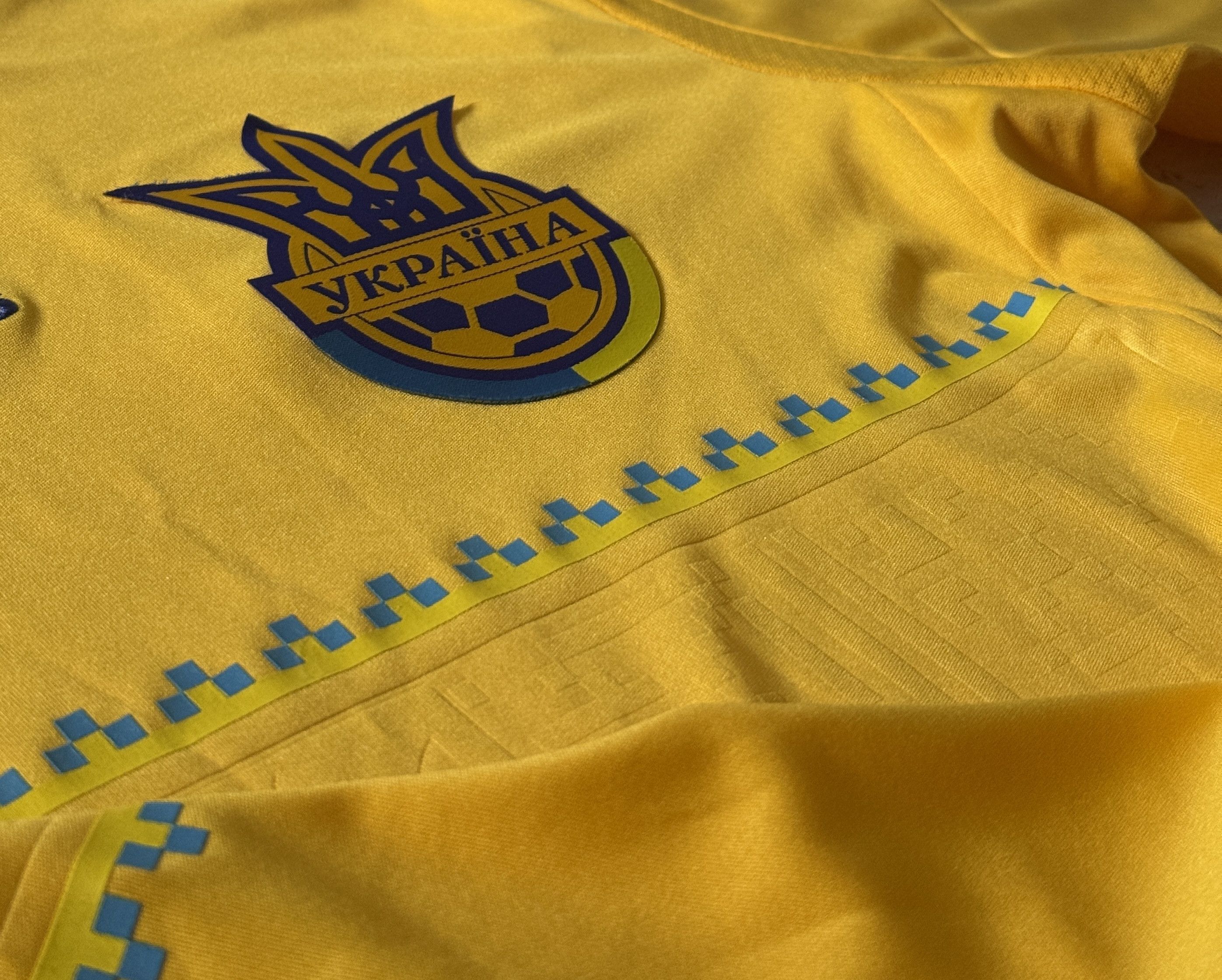 Adidas UKRAINE 2012 HOME FOOTBALL SHIRT SOCCER JERSEY X11627 S Size US S / EU 44-46 / 1 - 4 Thumbnail