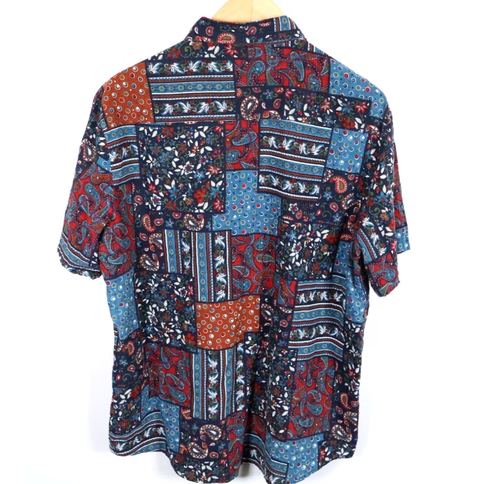 Vintage VatPave Shirt Men XL Red Blue Paisley Patchwork Bandana Cotton Viscose Button-Up Short Sleeve Bohemian Hippie Retro Size US XL / EU 56 / 4 - 2 Thumbnail