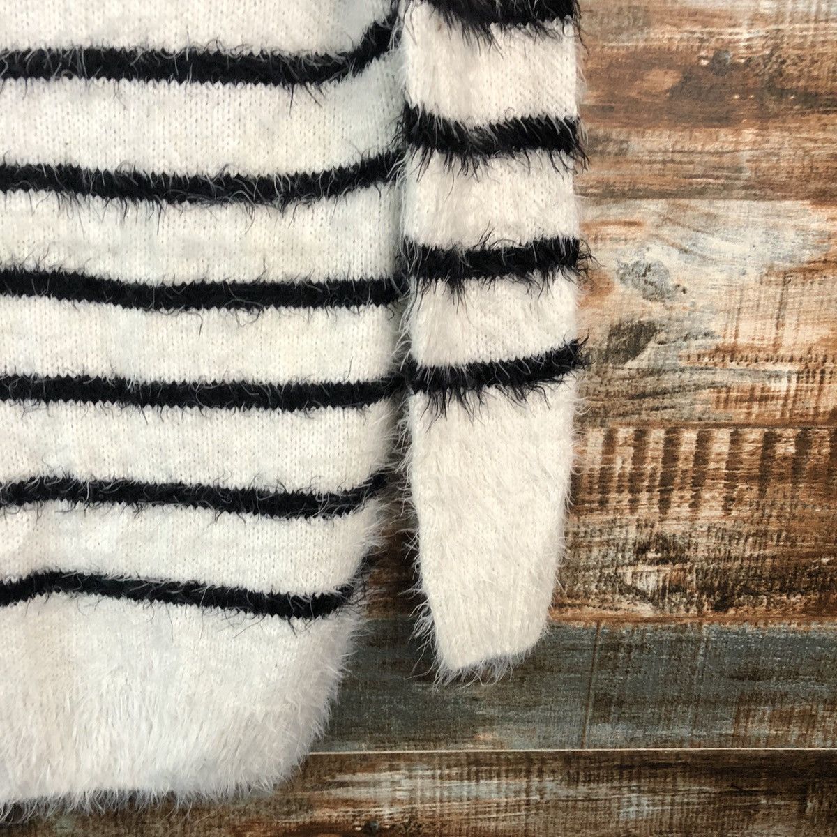 Homespun Knitwear × Japanese Brand × OVER THE STRiPES DLL Latina Stripe White fur shaggy mohair Knitwear #C057 Size M / US 6-8 / IT 42-44 - 8 Thumbnail