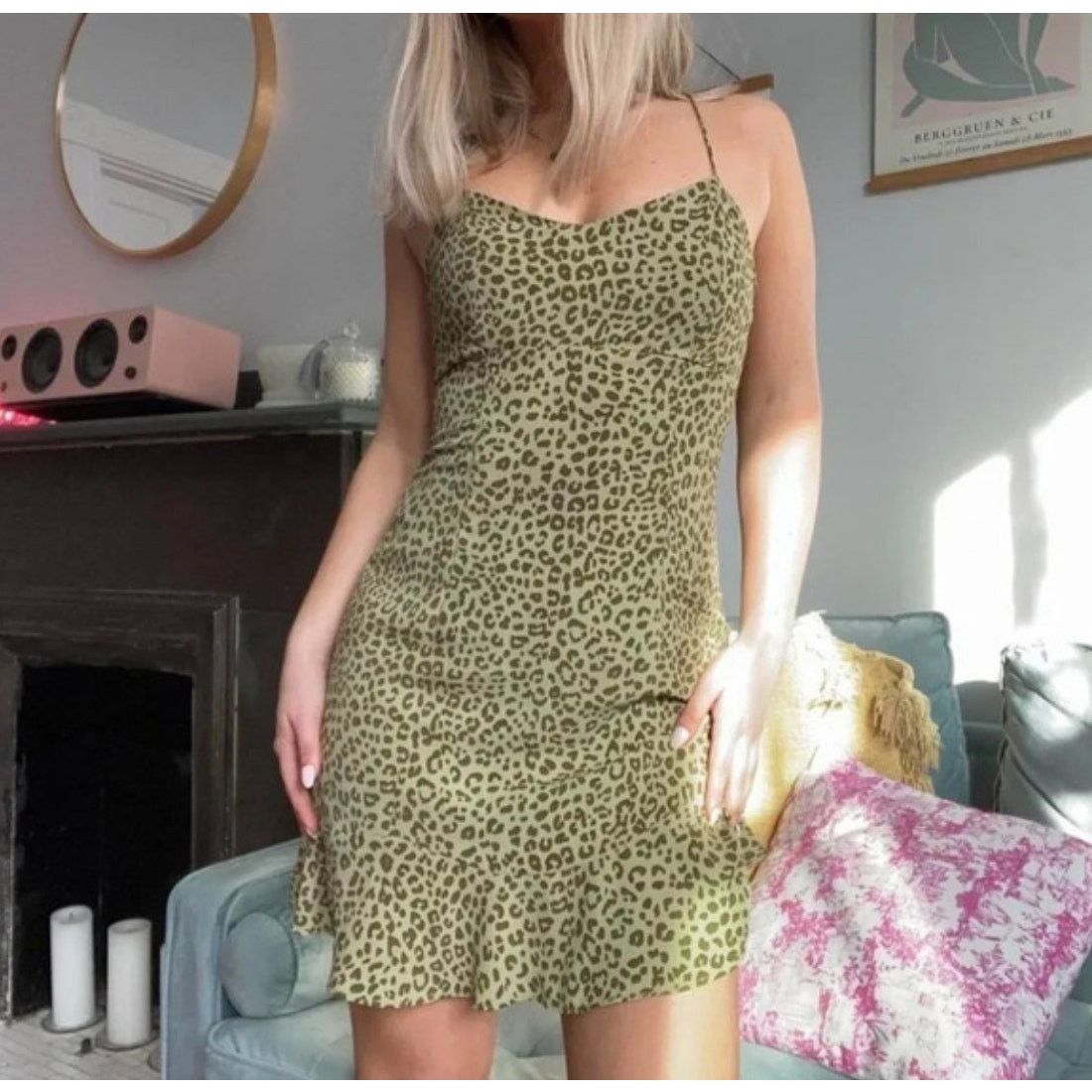 Zara ZARA BLOGGER FAVORITE PRINTED MINI DRESS Size M / US 6-8 / IT 42-44 - 2 Thumbnail