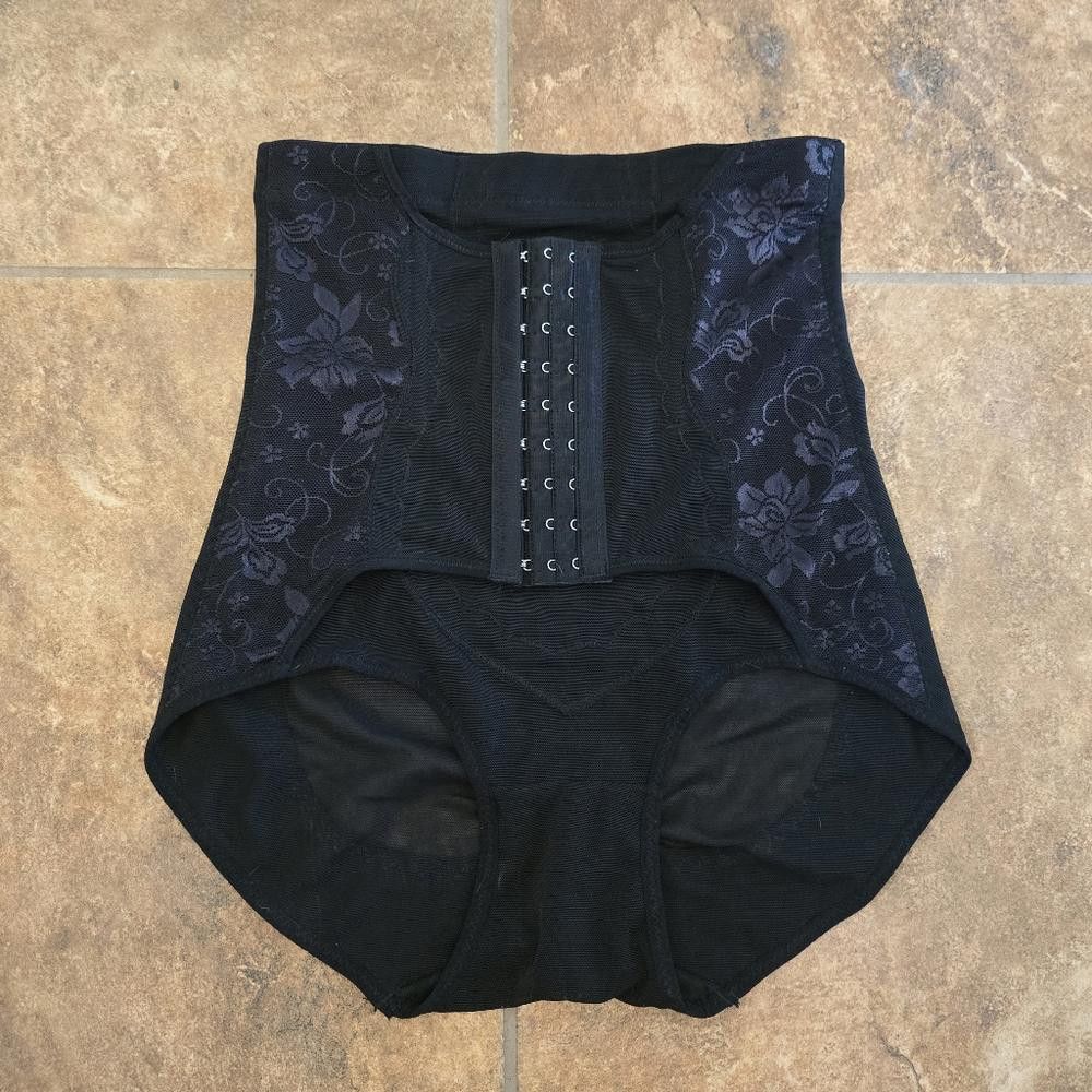 Designer Black Floral Laced Corset Detailed Panty Size ONE SIZE - 1 Thumbnail