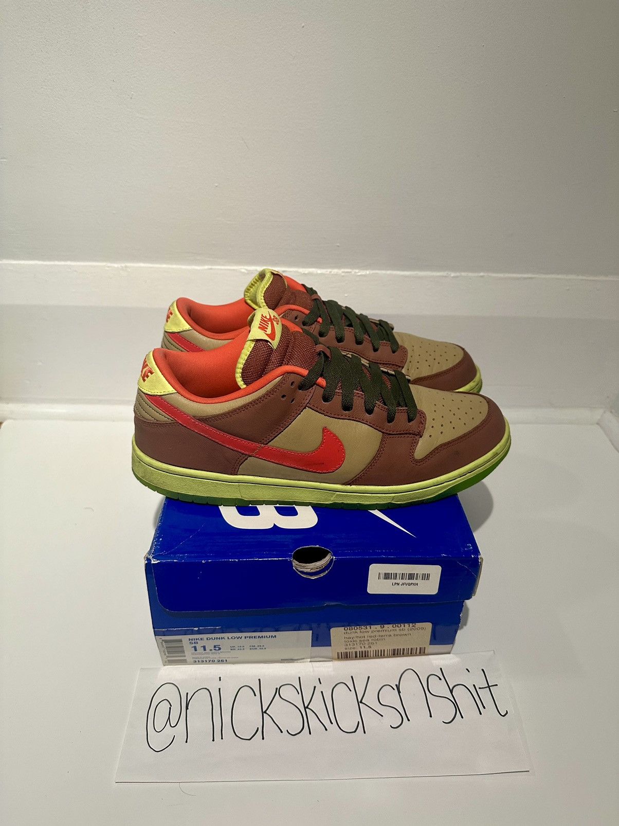 dunk low premium sb toxic sea robin