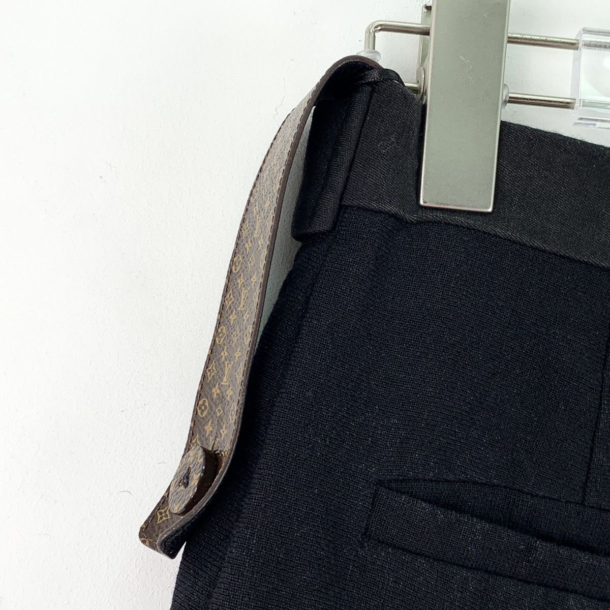 Louis Vuitton Louis Vuitton Black Linen Wool Blend Straight Shorts K26WX Size 24" / US 00 / IT 34 - 5 Thumbnail