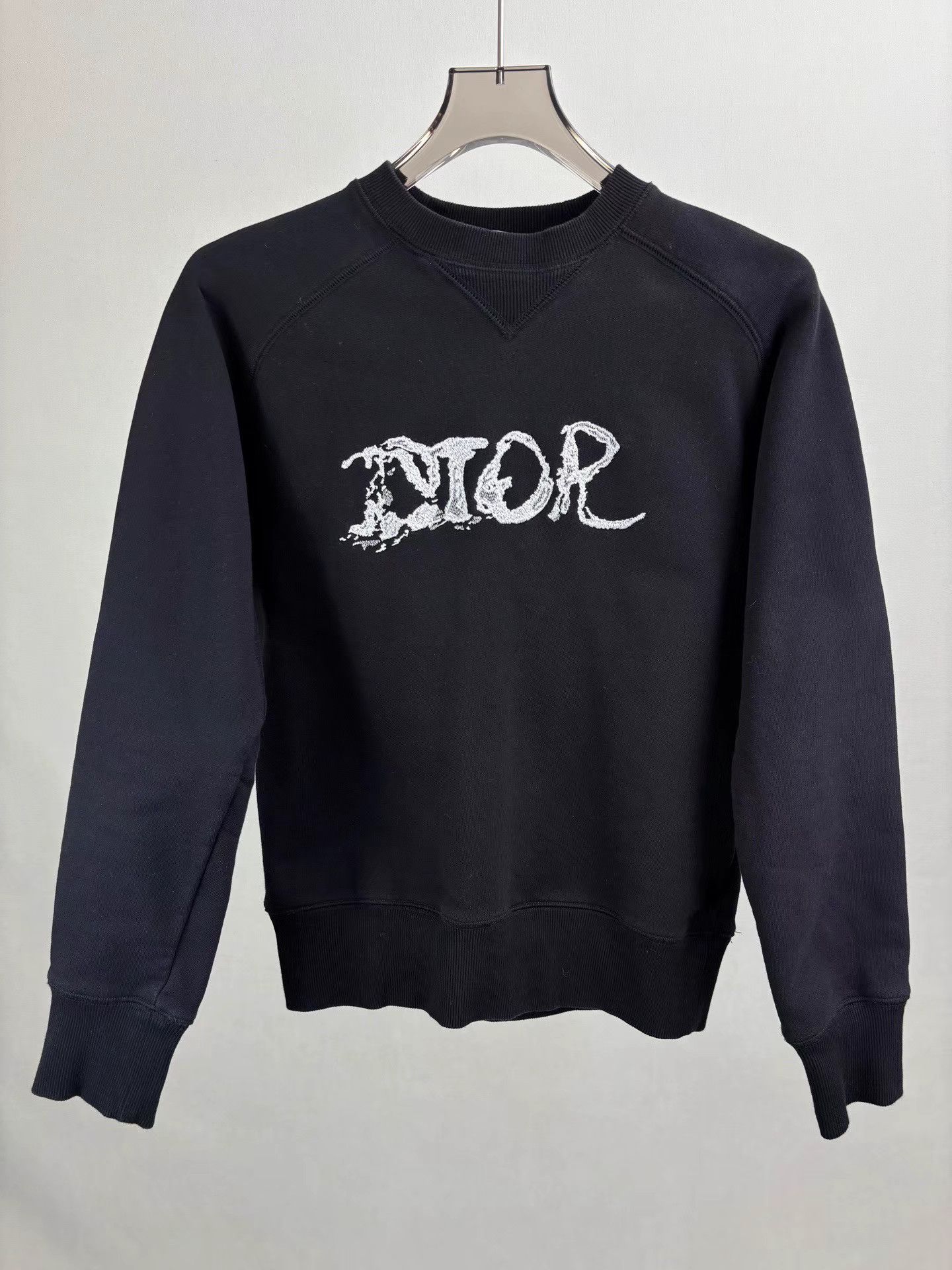 Dior DIOR Embroidered Logo Long-Sleeve Sweatshirt K1 Size US S / EU 44-46 / 1 - 1 Thumbnail