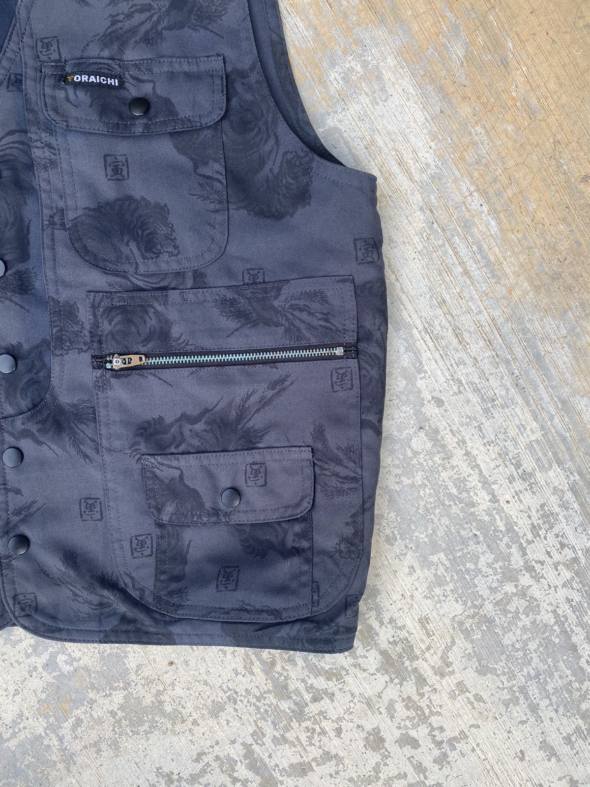 Japanese Brand Vintage Toraichi Tiger Printed Tech Vest Size US L / EU 52-54 / 3 - 6 Thumbnail