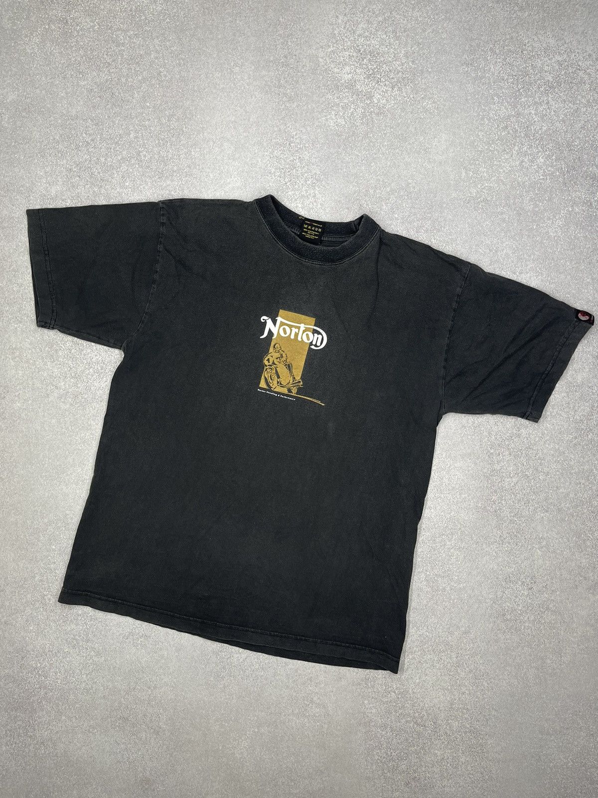 Norton Vintage Norton Motorcycle T Shirt Red Lizard Racing Size US L / EU 52-54 / 3 - 1 Thumbnail