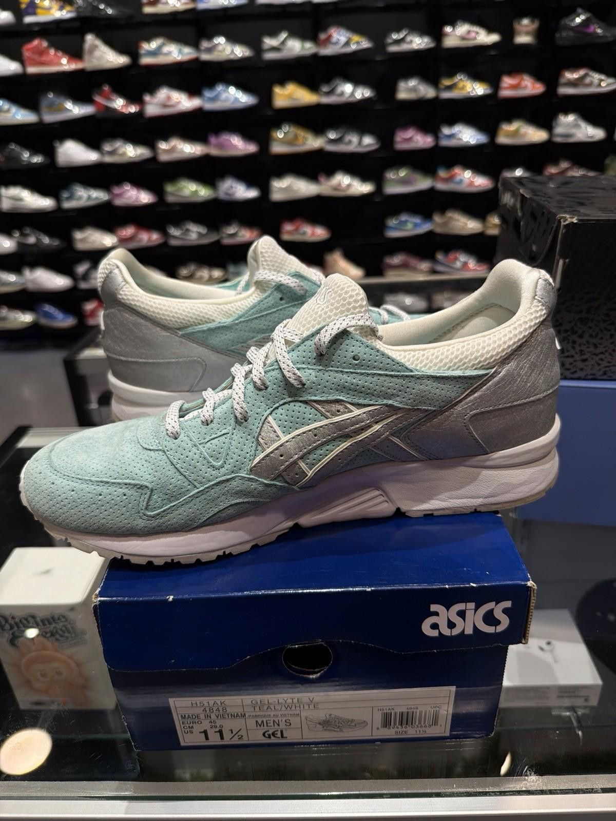 Asics Asics Gel Lyte V Kith Diamond Supply Co Ronnie Fieg 11.5 Size US 11.5 / EU 44-45 - 8 Thumbnail