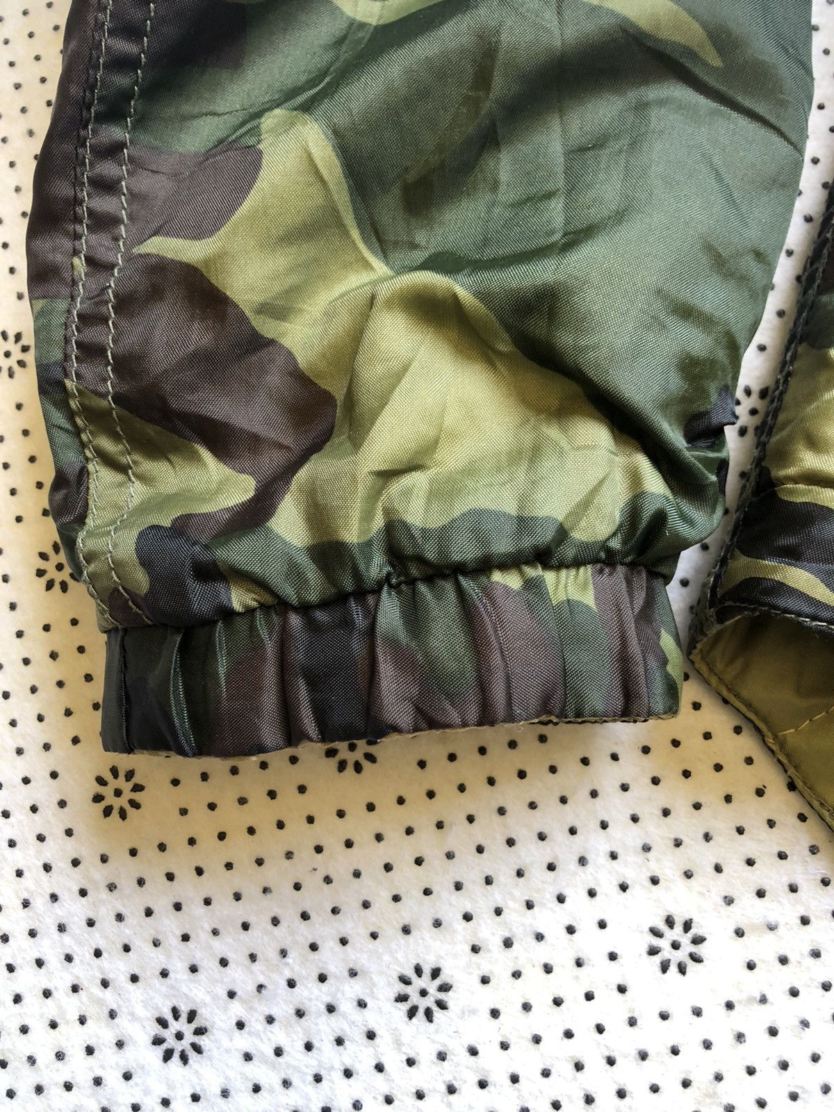 YELLOW CORN Yellow Corn Camouflaged light puffers Size US M / EU 48-50 / 2 - 5 Thumbnail