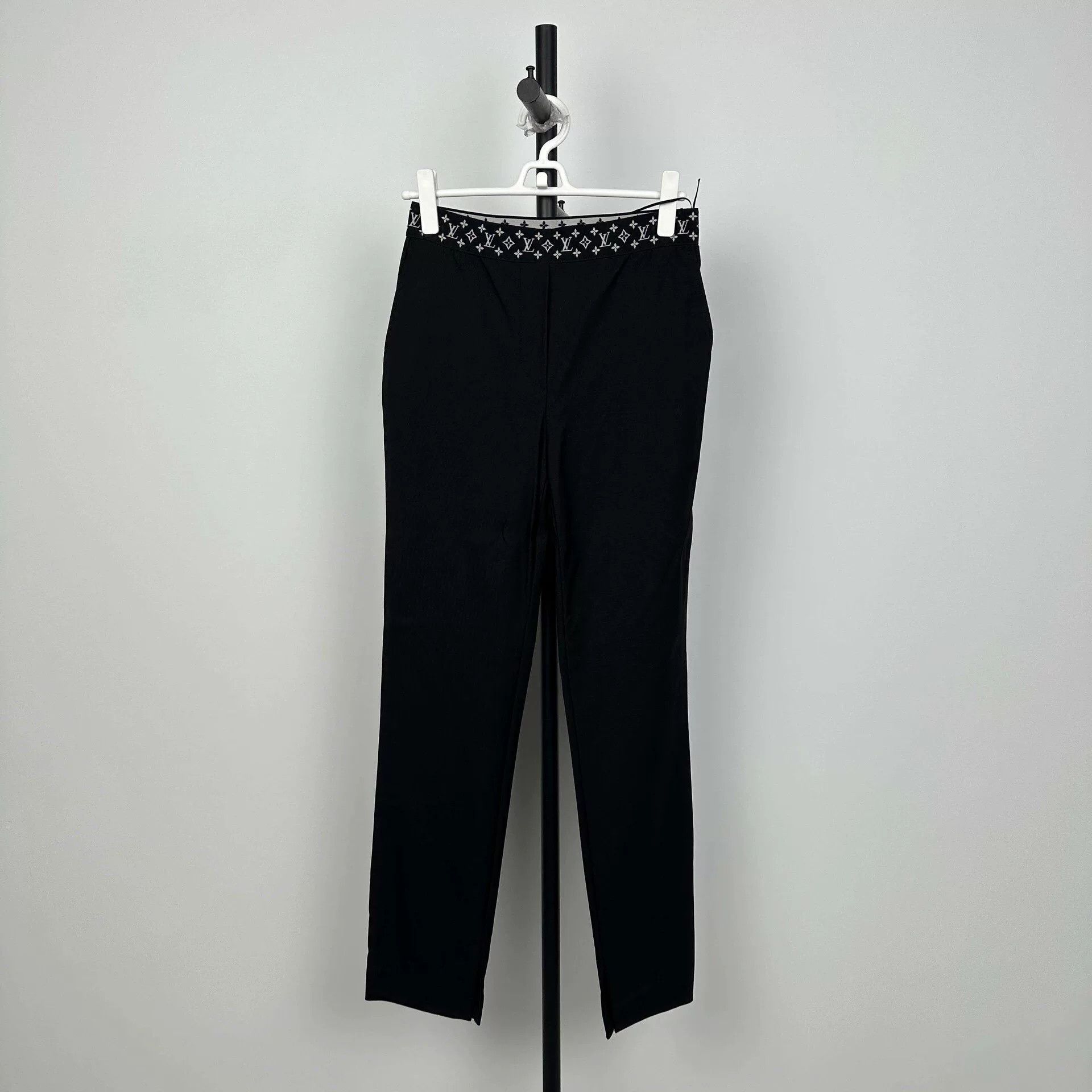 Louis Vuitton LV Black Logo Waist Casual Pants Size US 26 / EU 42 - 1 Thumbnail