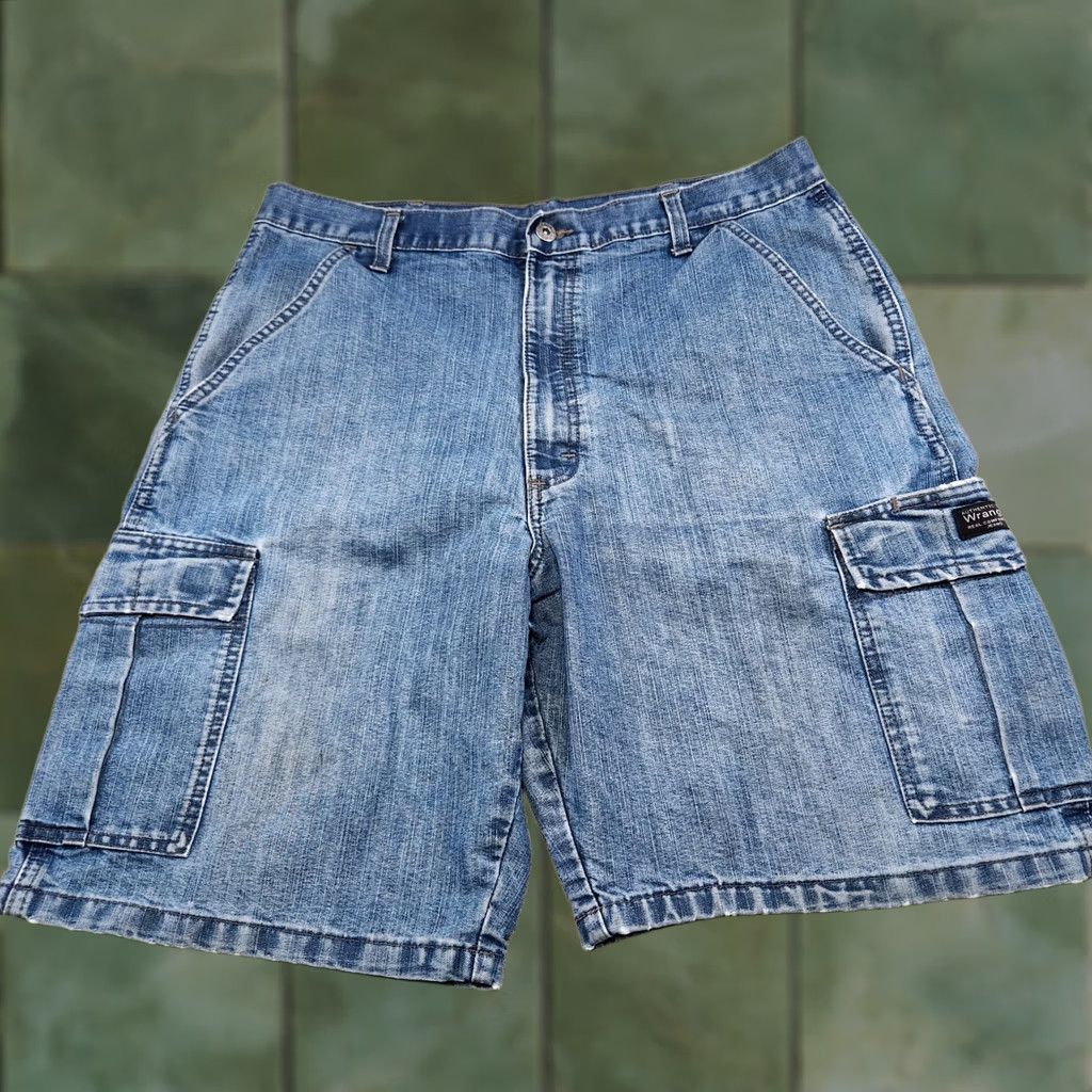 Wrangler VINTAGE Wrangler Denim Shorts Men 34 Baggy Wide Leg Cargo Jorts Workwear Casual 90s Grunge Hip Hop Blue Cotton Pocketed Mens Size US 34 / EU 50 - 1 Thumbnail
