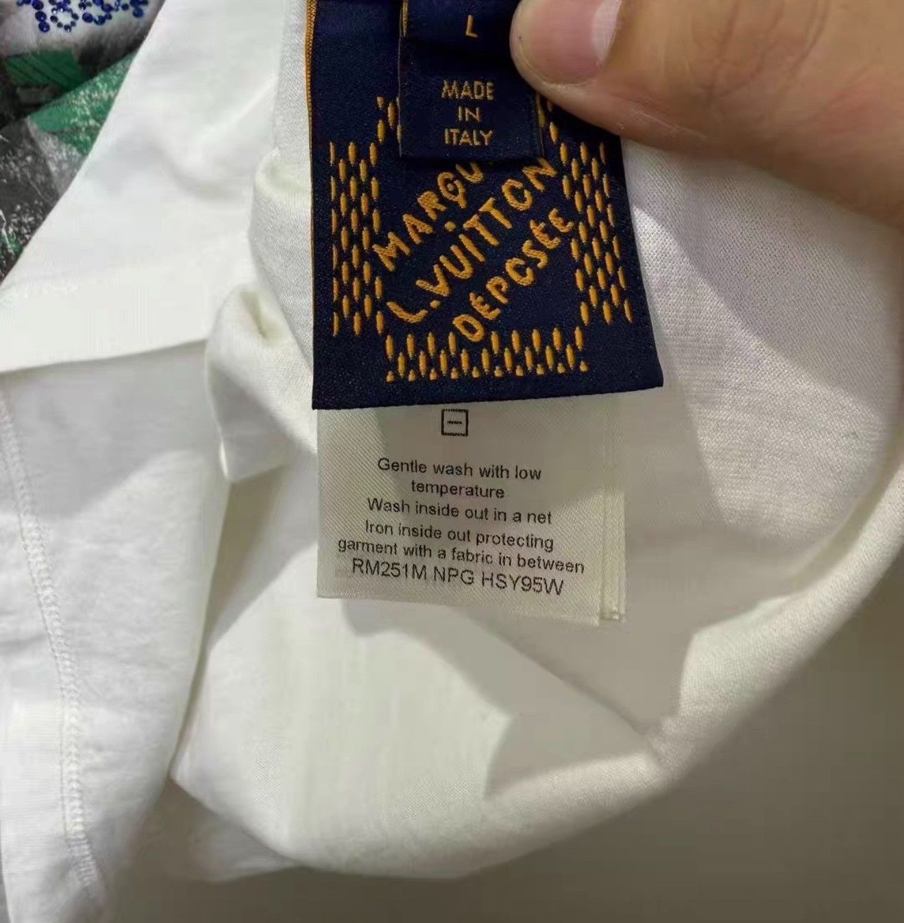 Louis Vuitton Louis Vuitton Embellished Graphic Cotton T-Shirt Size US L / EU 52-54 / 3 - 4 Thumbnail