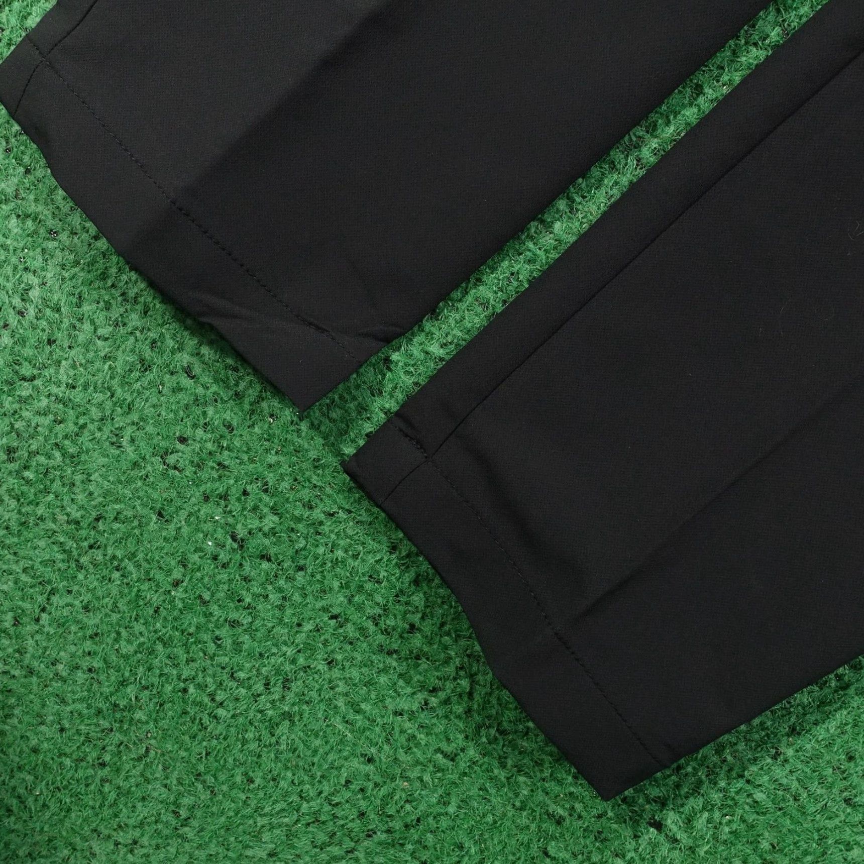 Banana Republic Banana Republic Tech Pants Mens 38x32 Black Lightweight Polyester Size US 38 / EU 54 - 4 Thumbnail