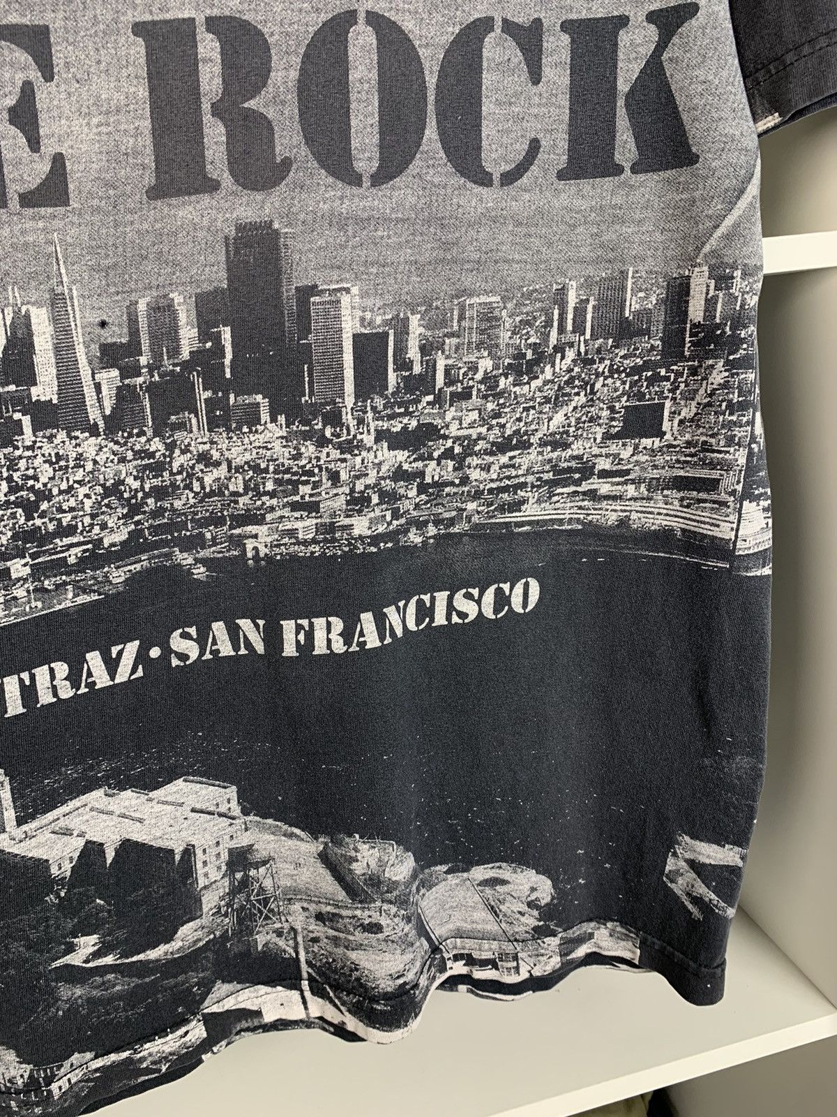 Vintage Vintage The Rock Alcatraz All Over Print T-shirt Size US L / EU 52-54 / 3 - 13 Thumbnail