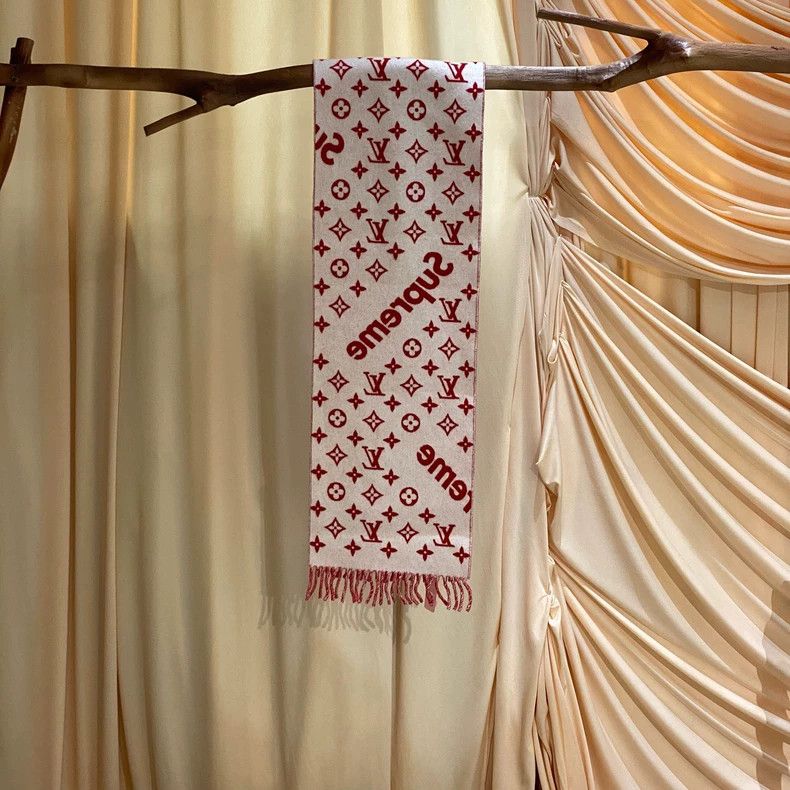 Louis Vuitton Louis Vuitton Supreme Red Full Print Cashmere Fringe Scarf Size ONE SIZE - 2 Thumbnail