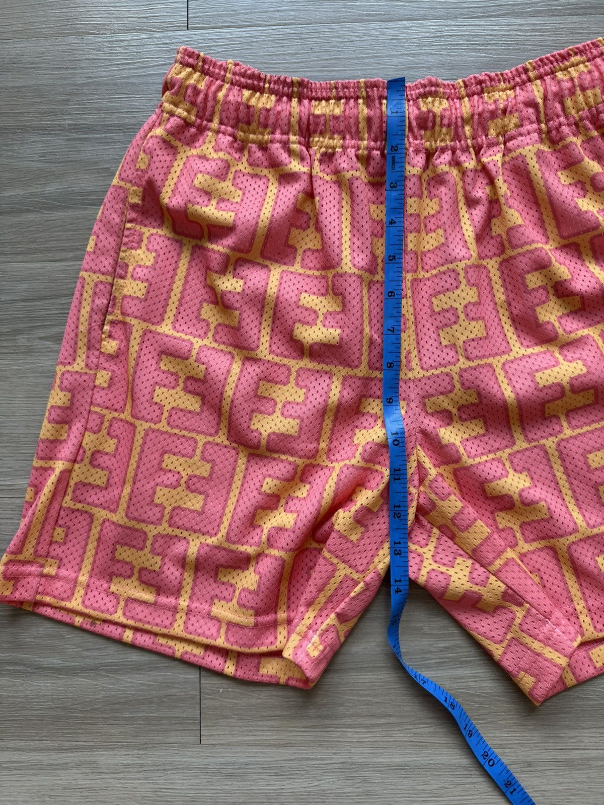 Eric Emanuel Eric Emanuel Short Fendi Size Small orange/yellow Size US 31 - 7 Thumbnail