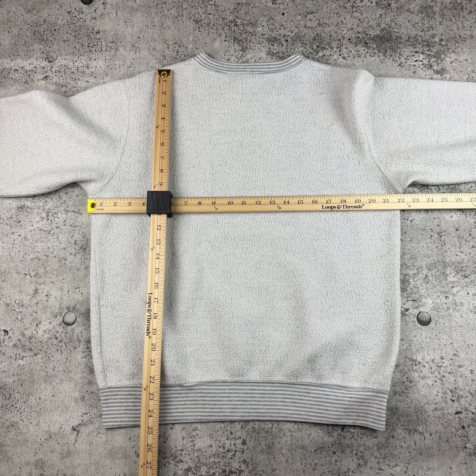 Vintage Vintage Xavier University Sweatshirt Size Large 90s Size US L / EU 52-54 / 3 - 8 Thumbnail