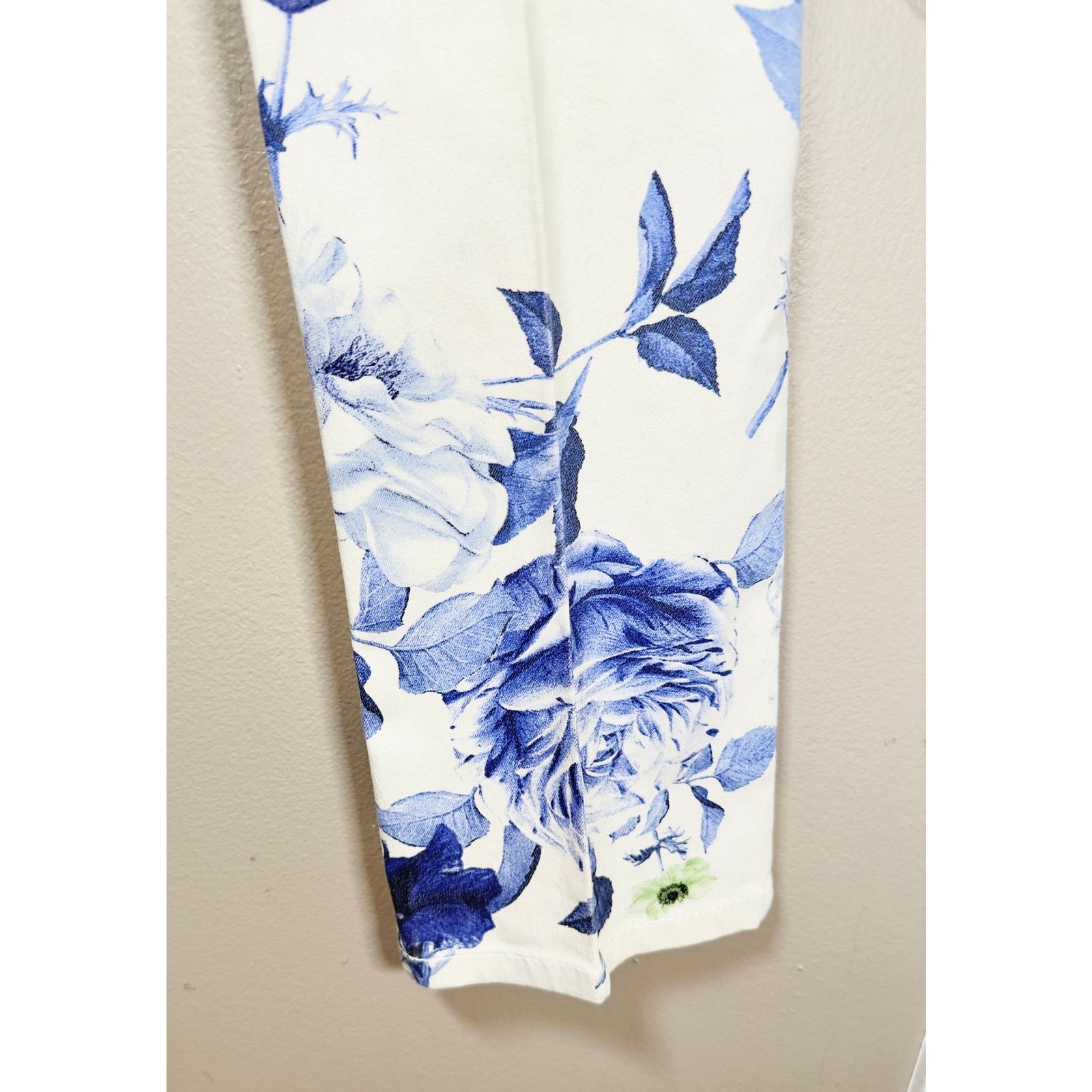 Roberto Cavalli Roberto Cavalli Floral Print Jeans size 38IT/2-4 US Size 27" / US 4 / IT 40 - 12 Thumbnail