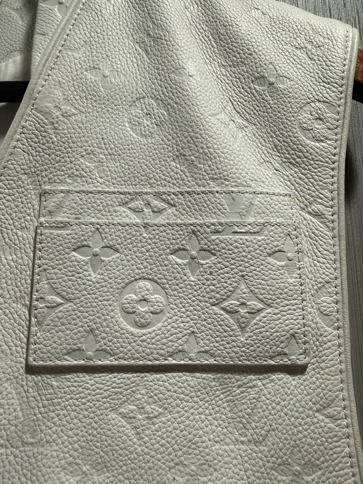 Louis Vuitton Louis Vuitton White Monogram Leather Pocket Utility Vest Size US M / EU 48-50 / 2 - 4 Thumbnail