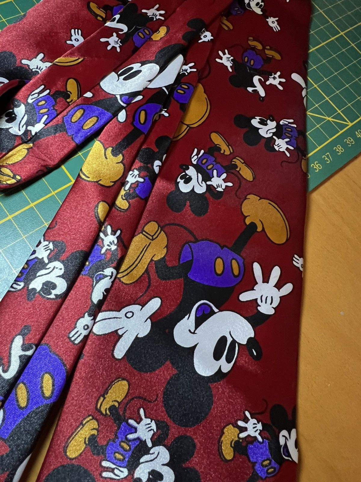 Mickey Mouse Vintage New Old Italian silk Mickey Mouse neck tie Size ONE SIZE - 6 Thumbnail