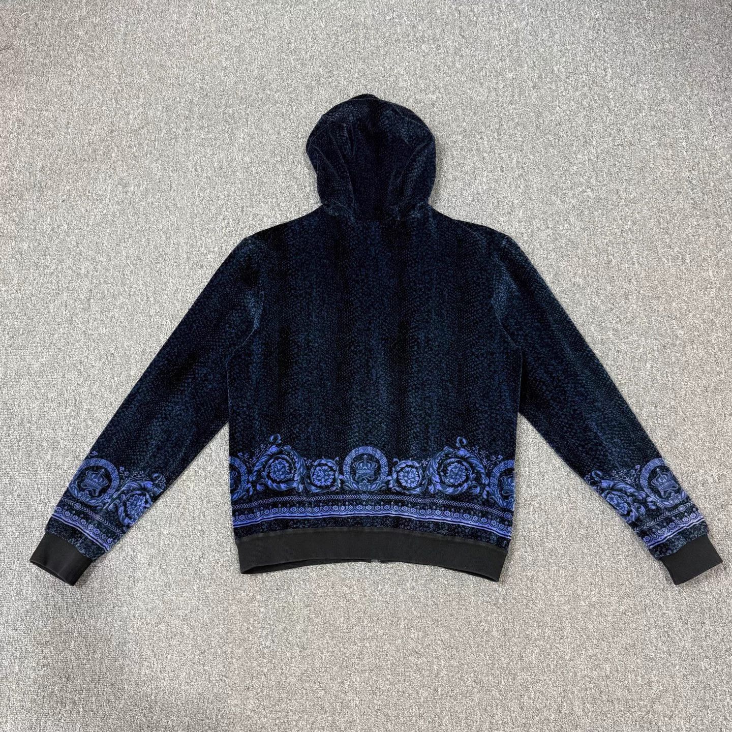 Versace Versace black blue velvet Medusa zip jacket S95new Size US S / EU 44-46 / 1 - 2 Thumbnail