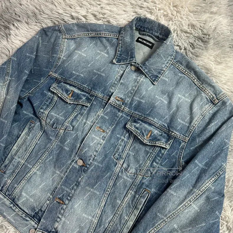 Balenciaga Balenciaga All-over Printed Denim Jacket Size US S / EU 44-46 / 1 - 3 Thumbnail
