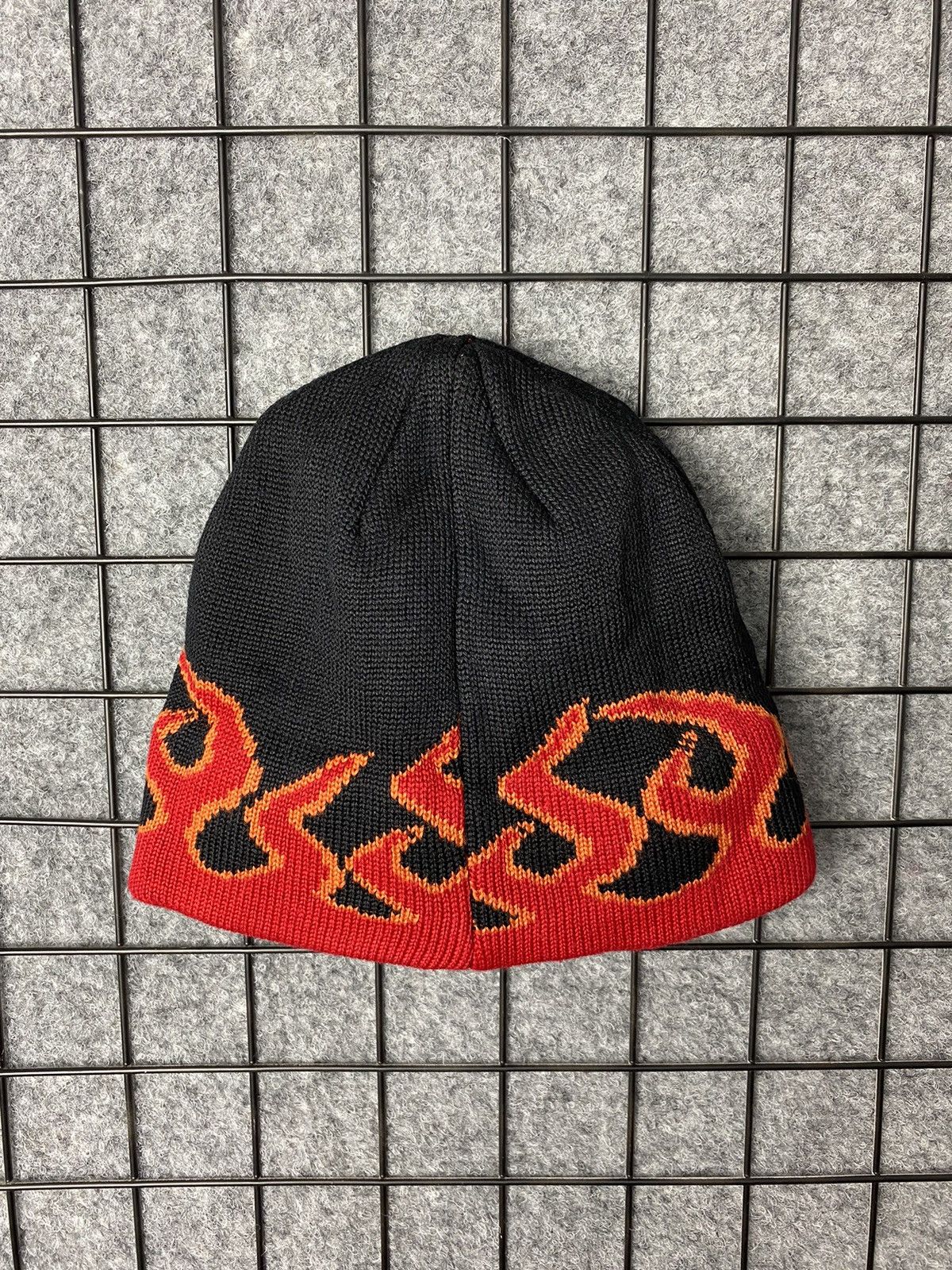 Japanese Brand Streetwear Y2K Flame Print Knitted Beanie Hat Size OS Size ONE SIZE - 2 Thumbnail