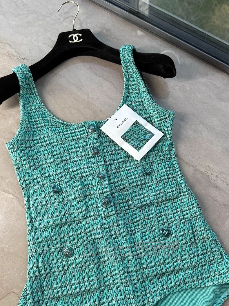 Chanel Chanel Green swimsuit Size 26" / US 2 / IT 38 - 2 Thumbnail