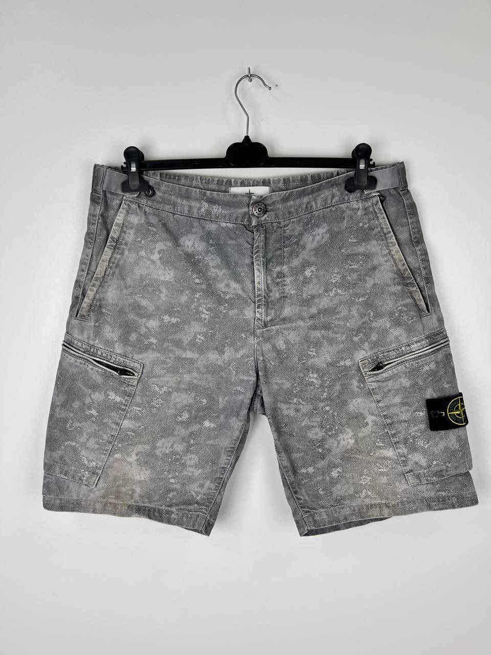 Stone Island camo cargo shorts size 34