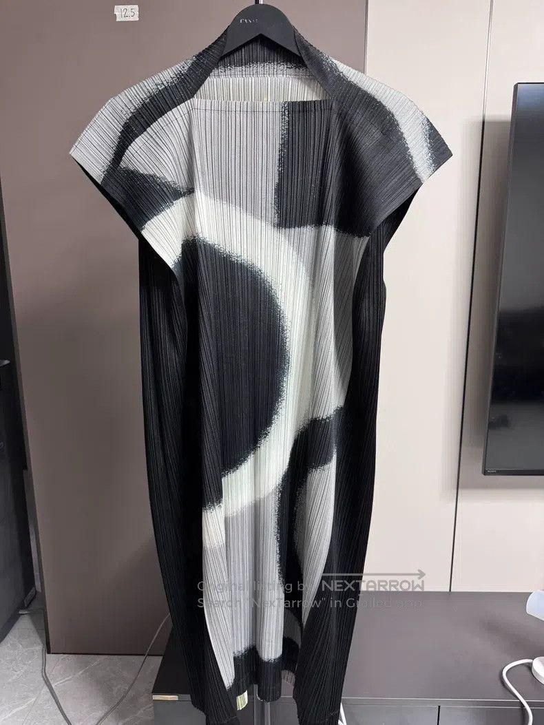 Issey Miyake Issey Miyake Ink Wash Long Smiley Collar Dress Size XL / US 12-14 / IT 48-50 - 1 Thumbnail