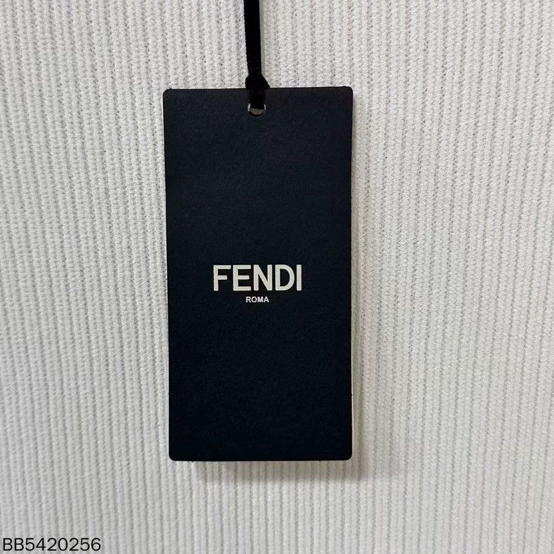Fendi Fendi Short Sleeve Ribbed Logo Top Size US S / EU 44-46 / 1 - 6 Thumbnail