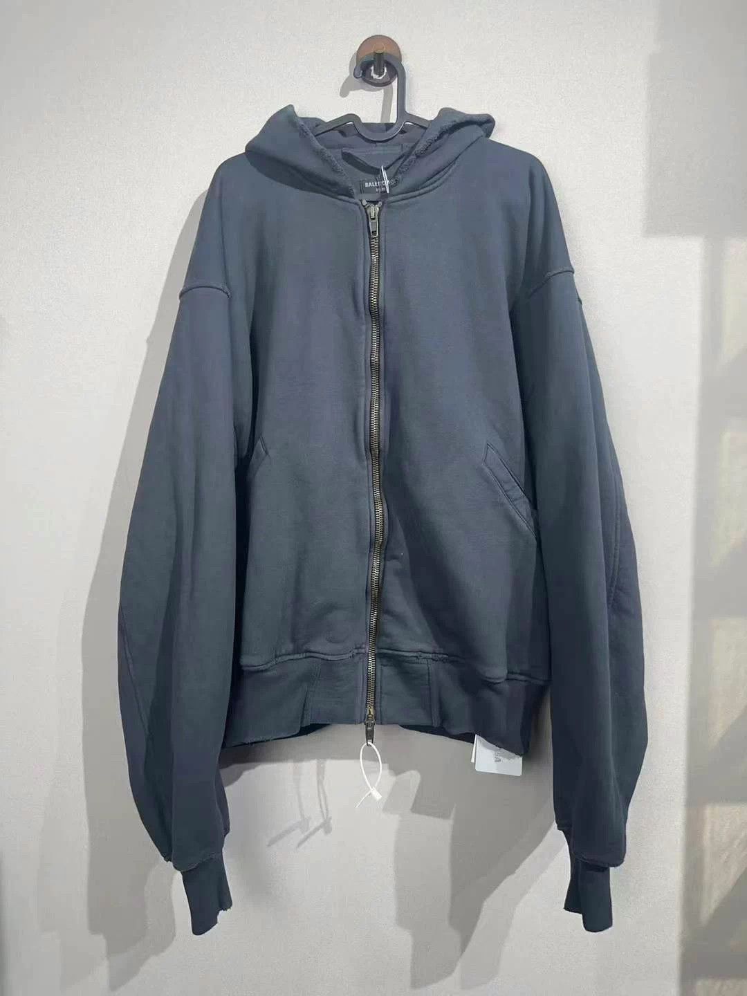 Balenciaga Balenciaga New Reversed Letter Zip-Up Hoodie Size US XXS / EU 40 - 1 Thumbnail