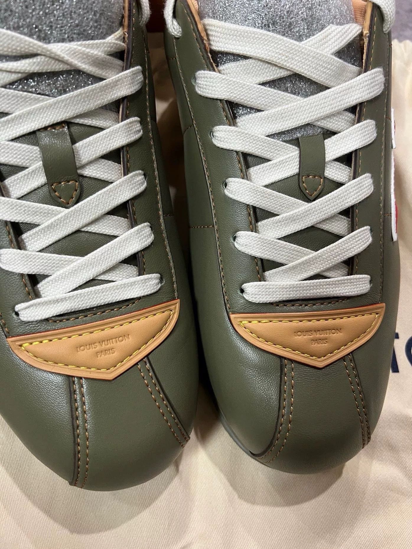 Louis Vuitton Louis Vuitton Red Green Side Logo Runner Size US 10 / EU 43 - 4 Thumbnail