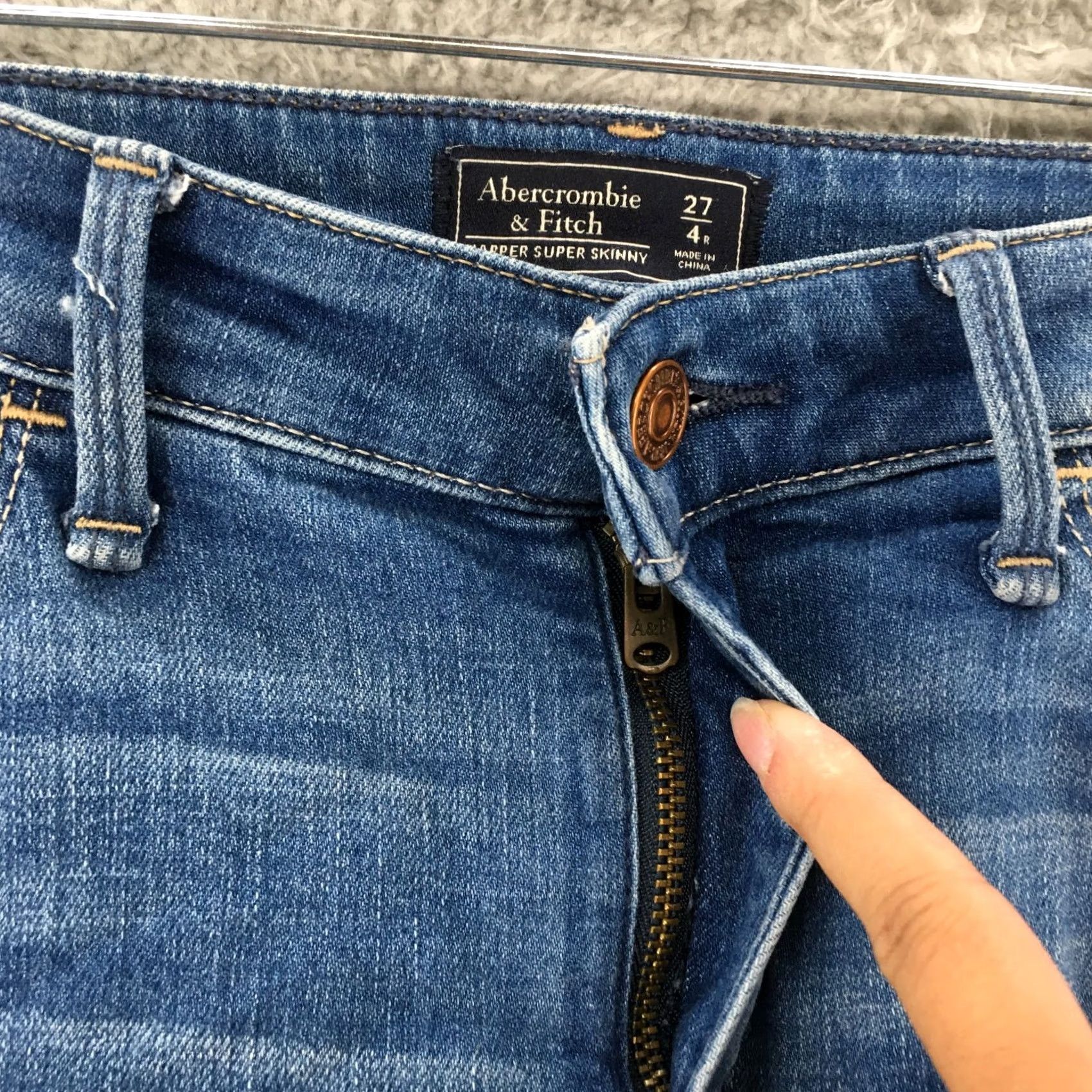 Abercrombie & Fitch Abercrombie & Fitch Harper Super Skinny Jeans Womens 27 Blue Denim Distressed Jeans Regular Womens Size 27" / US 4 / IT 40 - 4 Thumbnail