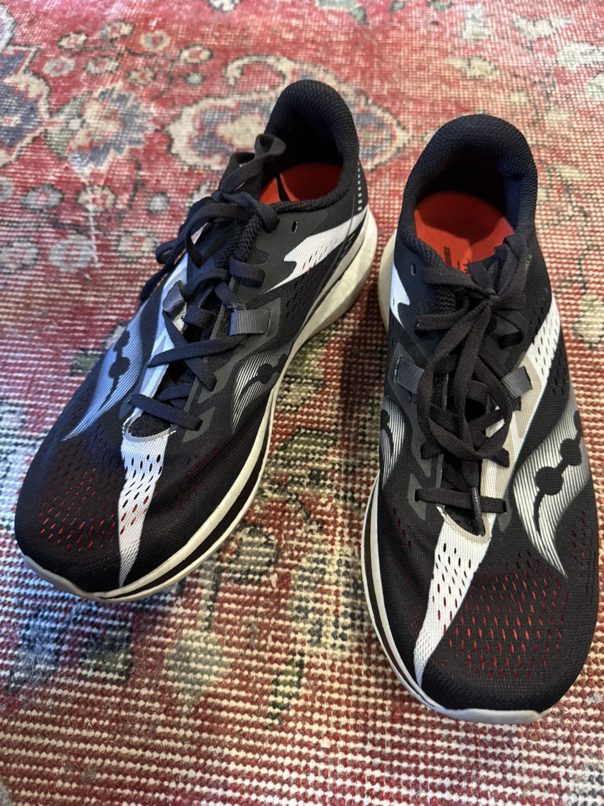 Saucony Endorphin Pro 2 - Black / White Size US 9.5 / EU 42-43 - 1 Thumbnail