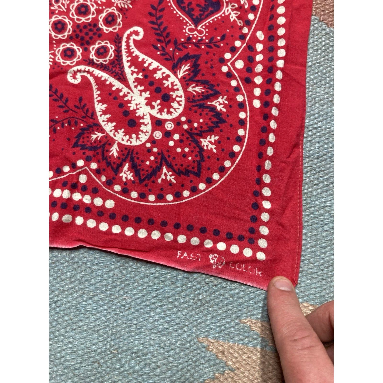 Vintage VINTAGE Elephant Bandana Trunk Down Red Handkerchief Dots Selvedge Cowboy Worn Size ONE SIZE - 2 Thumbnail