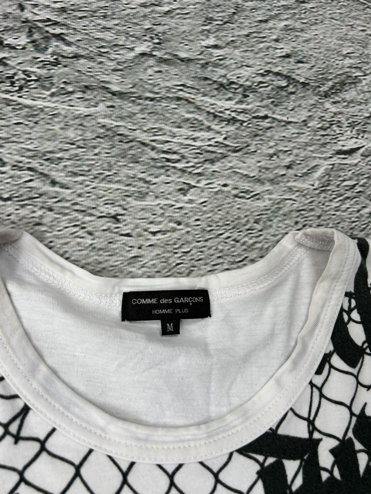 Comme des Garcons Homme Plus Comme Des Garcons T-shirt Gothic AW2019 MIKITYPE graphic tee Size US M / EU 48-50 / 2 - 2 Thumbnail