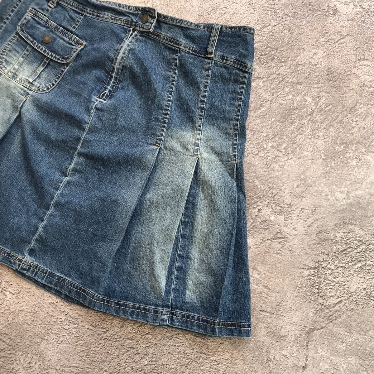 Vintage Y2K Vintage Distressed Pleated Midi Skirt Streetwear Slim 30 Size 30" / US 8 / IT 44 - 3 Thumbnail