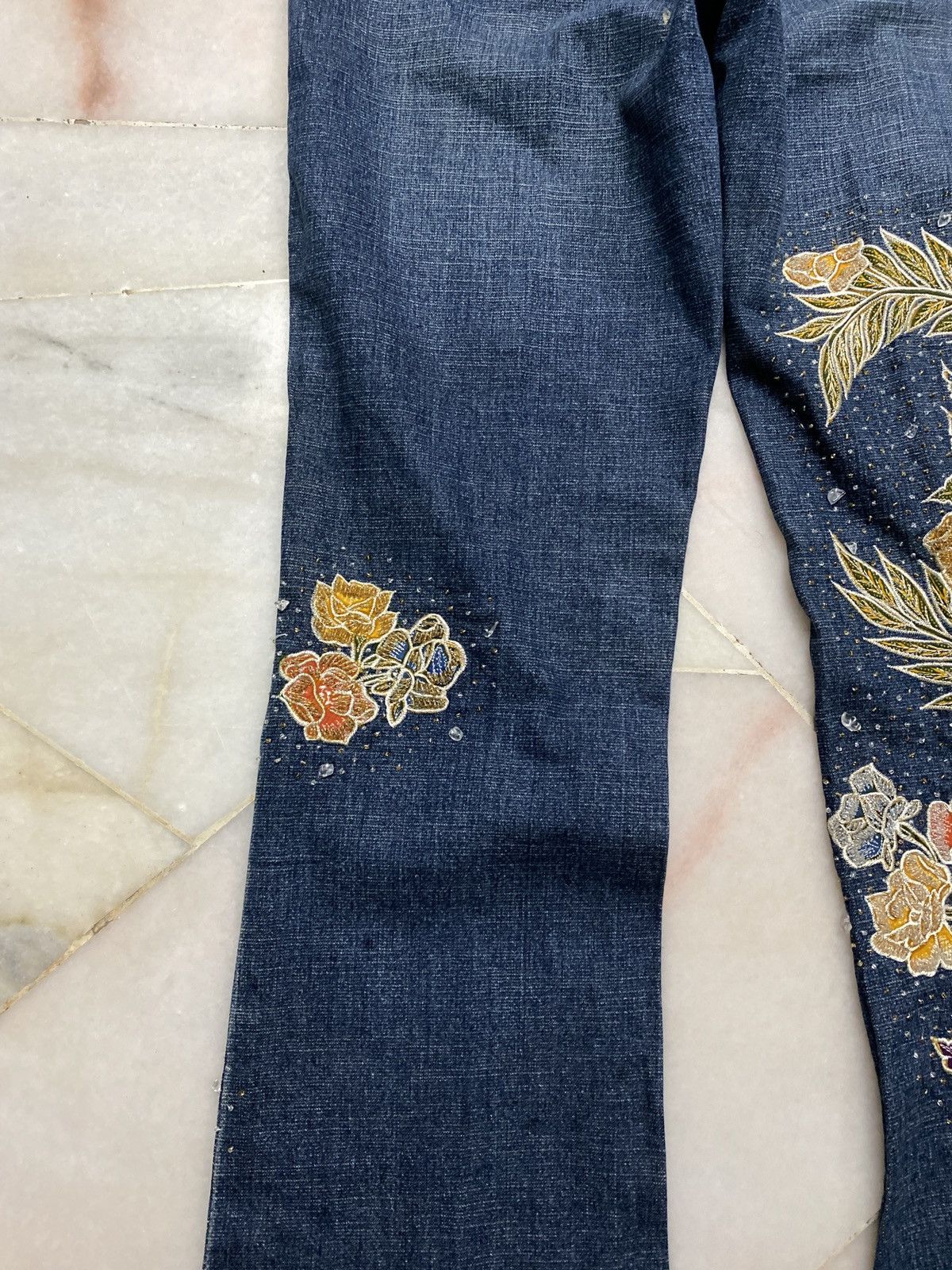 Japanese Brand Flared Japanese Art Denim Embroidered Floral Design Rare Size US 29 - 17 Thumbnail