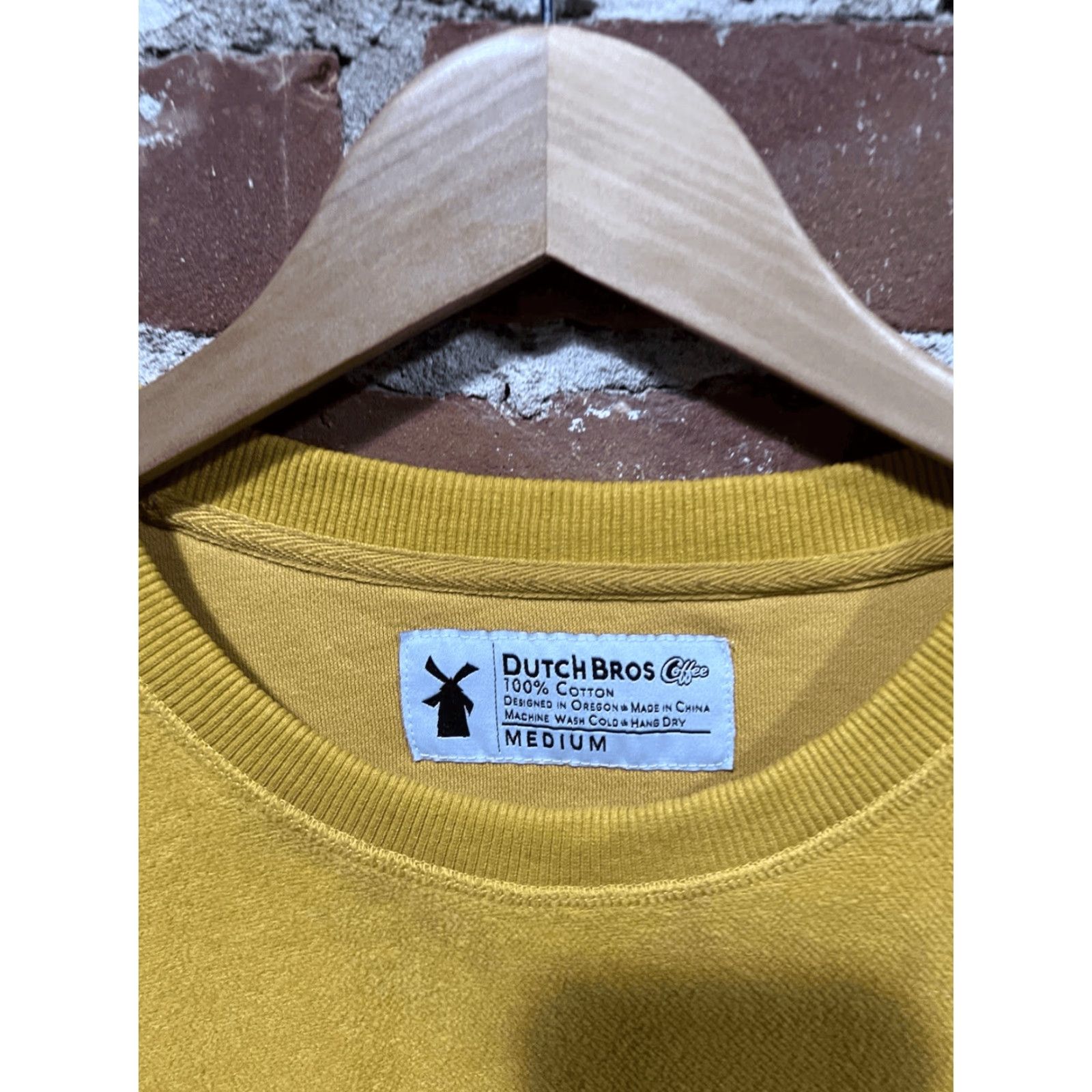 Vintage Dutch Bros Mens Fleece Long Sleeve Sweatshirt Size M Yellow Pullover Sweatshirt Mens Yellow Fleece Long Sleeve Dutch Bros Sweatshirt Size US M / EU 48-50 / 2 - 3 Thumbnail