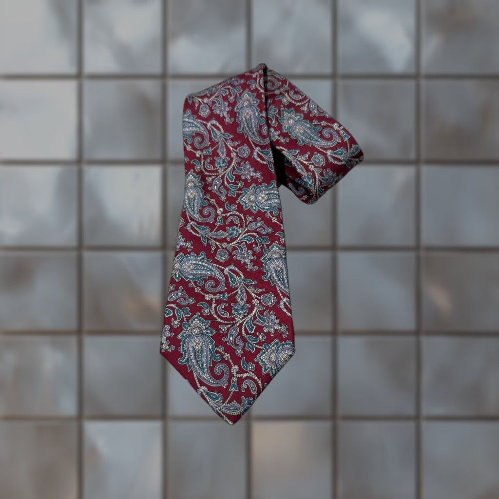 Yves Saint Laurent Vintage Yves Saint Laurent Neck Tie Mens Red Paisley Silk Work Made in USA Tie Size ONE SIZE - 1 Thumbnail